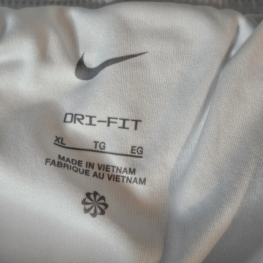 Nike Dri-FIT Running Shorts XL‎ White Black Trim Athletic Quick Dry Womens Gym